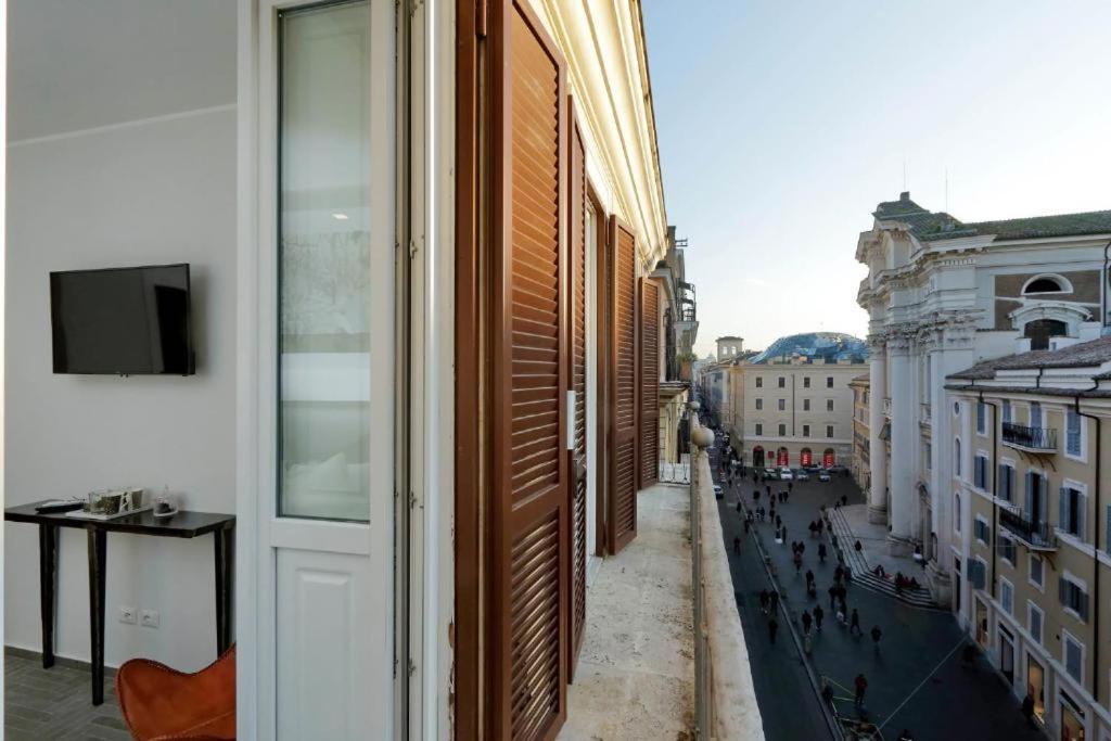 Boutique Suites Della Croce Рим Экстерьер фото