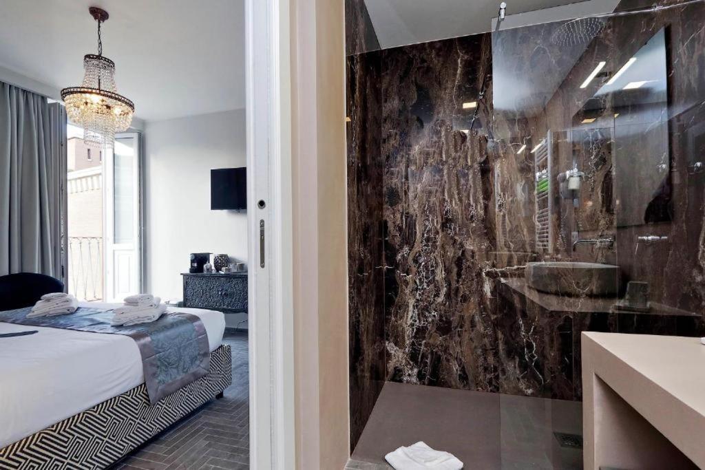 Boutique Suites Della Croce Рим Экстерьер фото