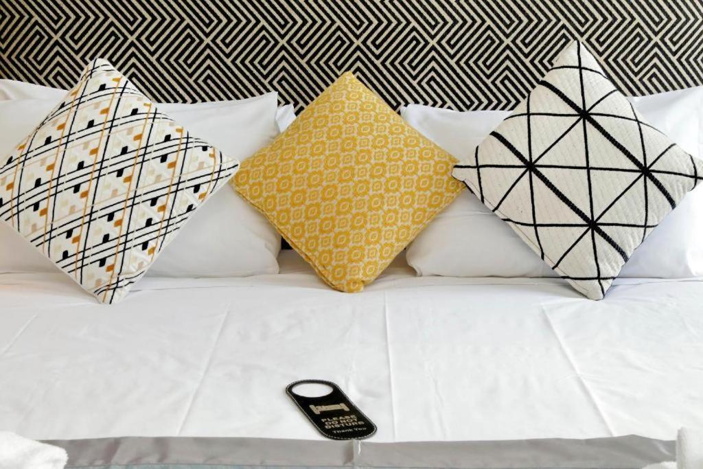 Boutique Suites Della Croce Рим Экстерьер фото