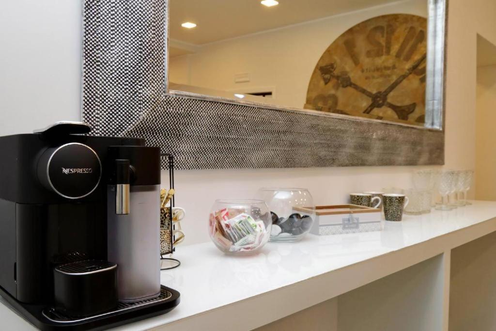 Boutique Suites Della Croce Рим Экстерьер фото